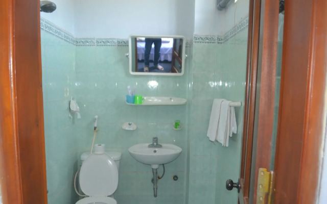 Green Riverside Cosy Home