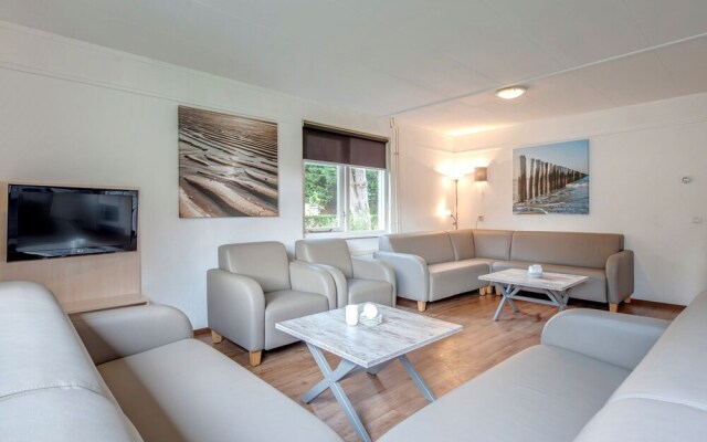 Tidy Bungalow With Microwave, 3 km. From Renesse and Beach