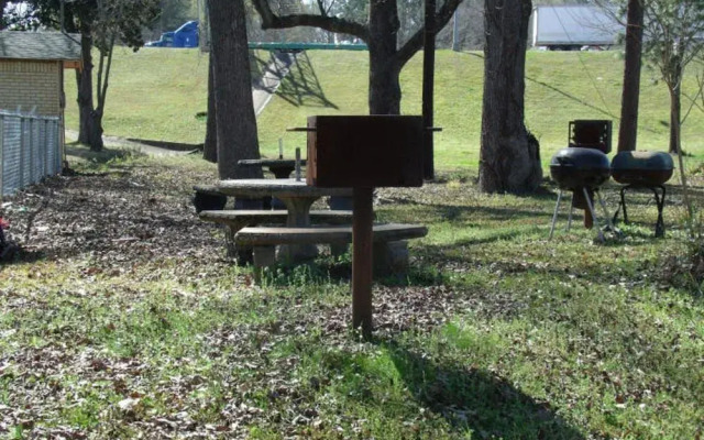 Woodlawn Hills Motel