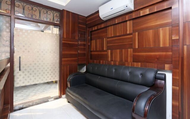 OYO 10263 Hotel Grand Nishat