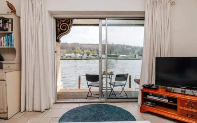Water s Edge - From 300 Per Night