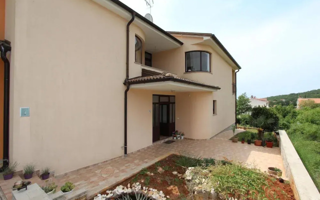 Apartment Dado