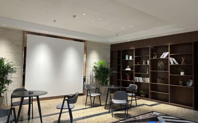 Platinum International Hotel