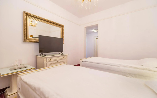 Hotel Imparatul Romanilor