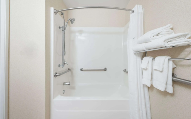 Baymont by Wyndham Fulton