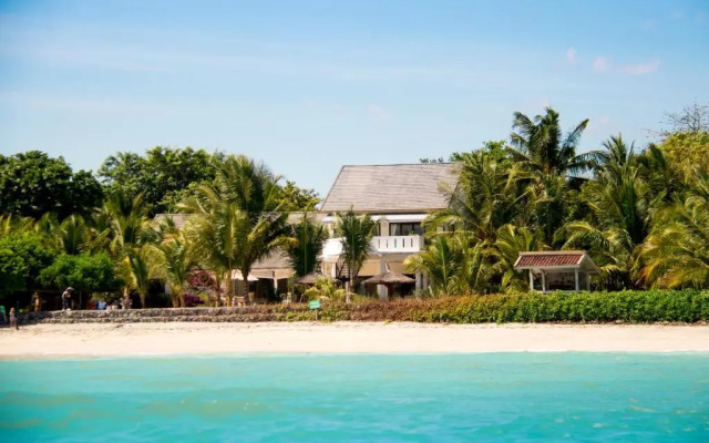 MYAMO Beach Lodge