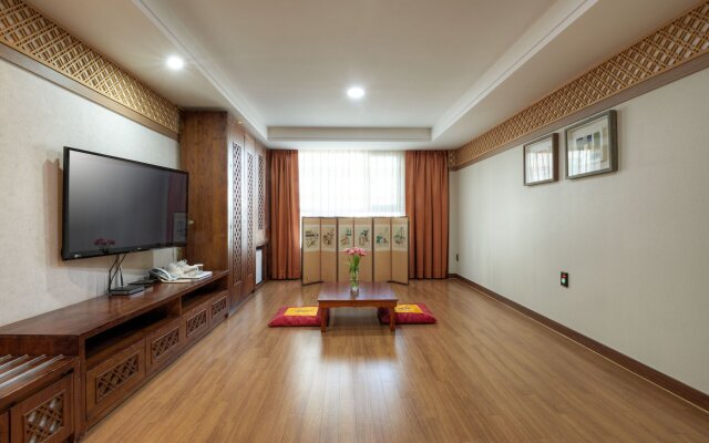 Gyeongju GG Tourist Hotel