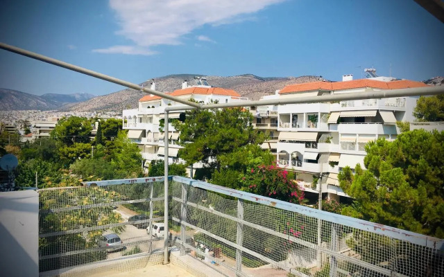 Lovely 50 sq penthouse & 25 sq balcony @ Glyfada