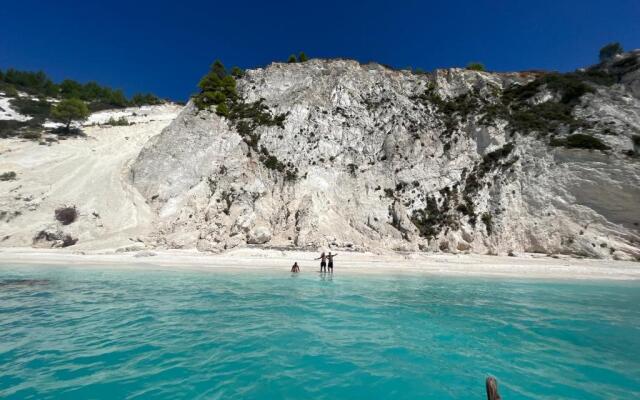 Apollonides Beach Houses 2