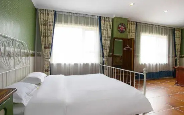 California Journey Holiday Inn (FAW Wuyue Plaza)