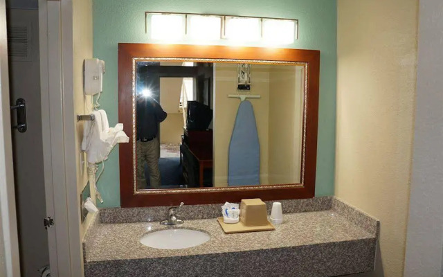 Super Inn And Suites