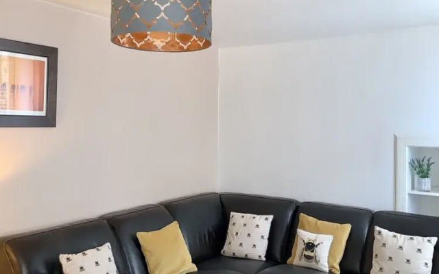 Charming 5-bed Apartment in Edinburgh