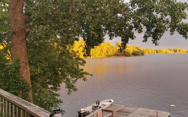 Waterfront Apartment 15 Min From Montreal Airport