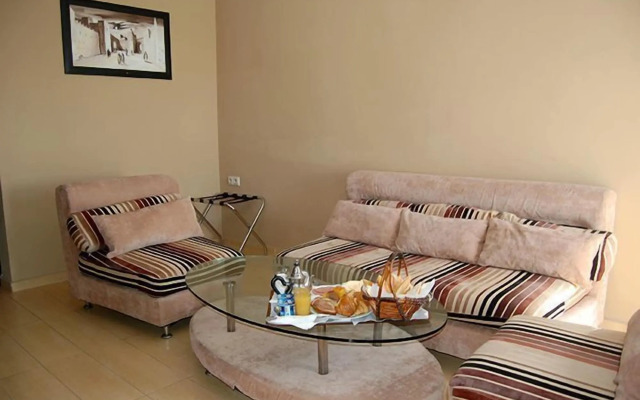 Hotel De La Corniche