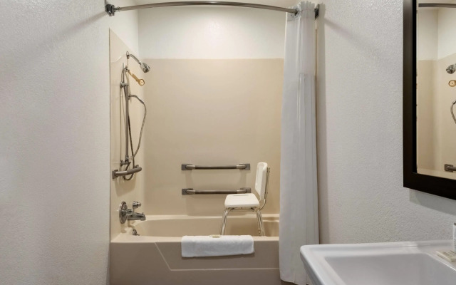 Days Inn by Wyndham Lexington