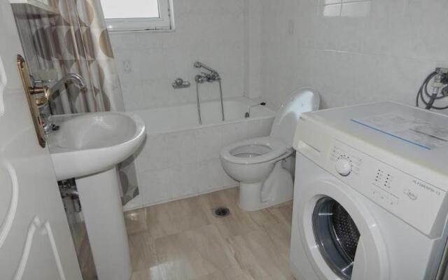 Cozy apartment for 2-5 people-Center Tripoli 1