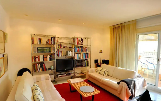 Renovated old town-house