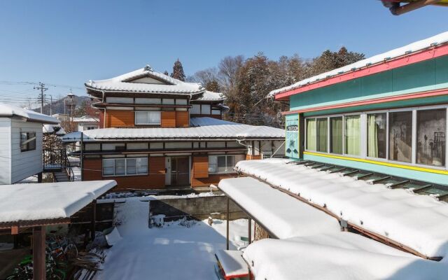 Guesthouse Asobi Factory - Hostel