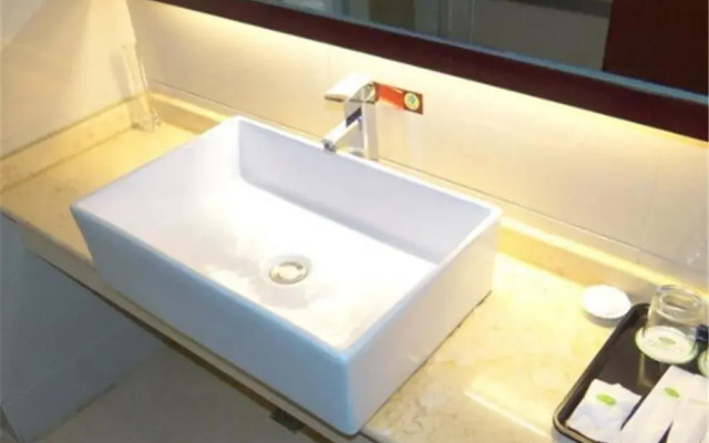 Vienna Longgang Hotel