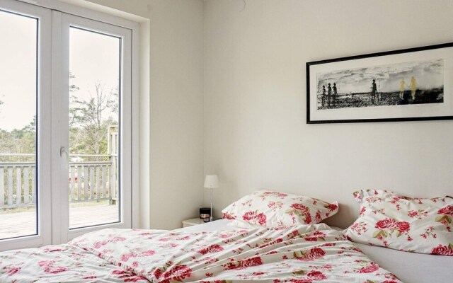 6 Person Holiday Home in Strömstad