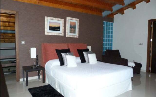A Coruna 102253 3 Bedroom Holiday home By Mo Rentals