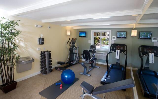 Red Cottage Inn & Suites