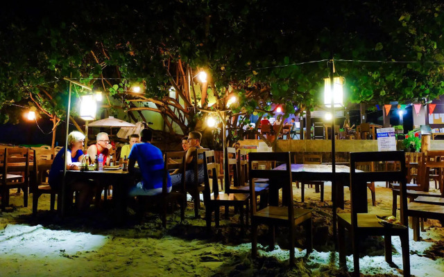LaLune Beach Resort