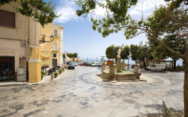 Stunning Home in Cetraro With 3 Bedrooms and Wifi