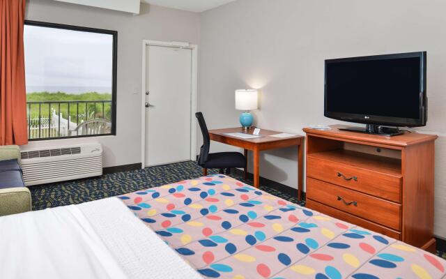 Best Western Plus Holiday Sands Inn & Suites