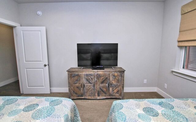 Romeo Beach by Youngs Suncoast