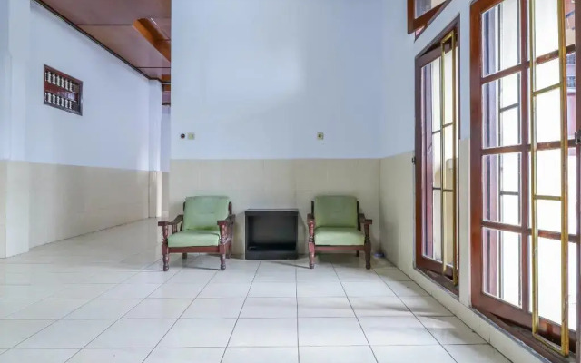 OYO 1952 Hotel Dewata IndahNearLumintang Park