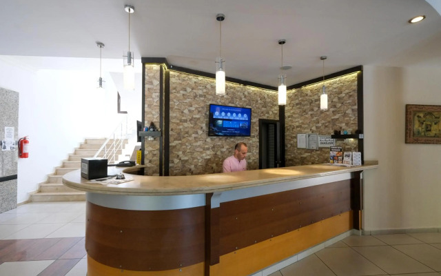 Kandelor Hotel