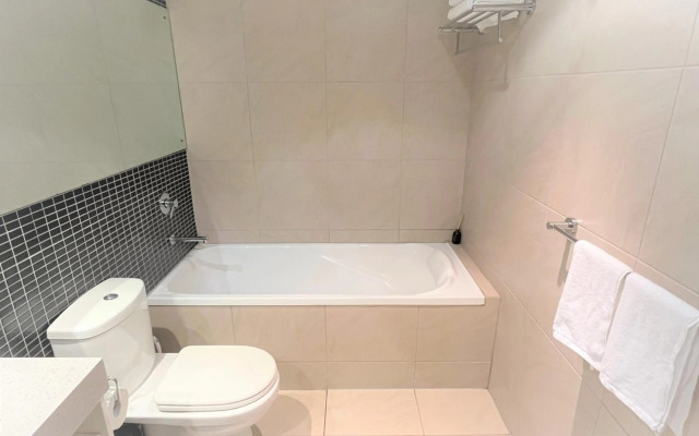 Darwin City Apartment with Harbour View & Pool