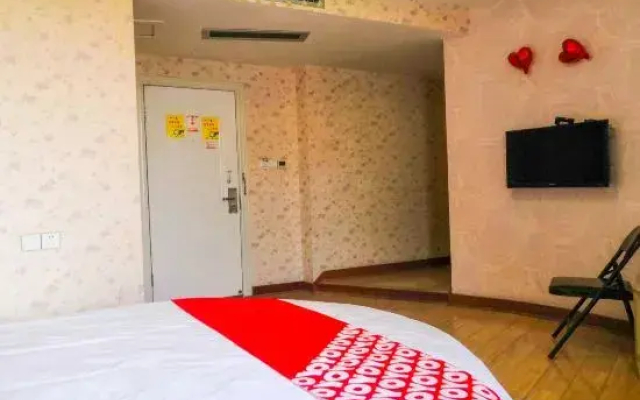 Cixi Huakun Theme Hotel