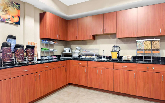 Comfort Suites Tampa Airport North