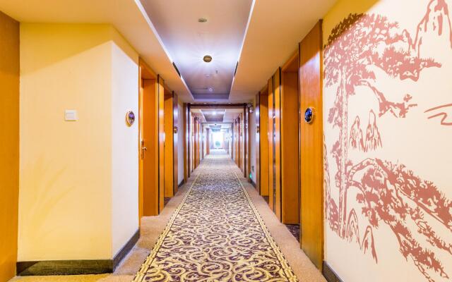Airport First Class Hotel