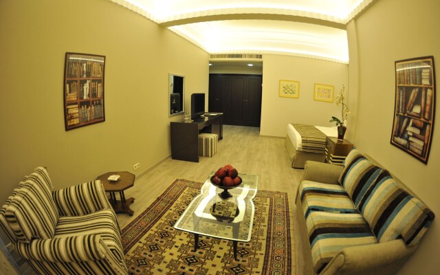 Warwick Palm Beach Hotel