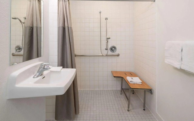 Motel 6 Ventura, CA - South