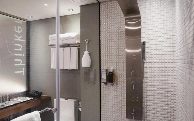 Thinker Hotel