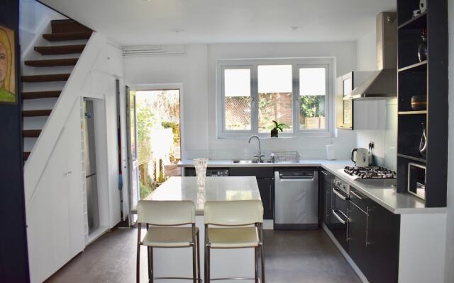 2 Bedroom House in the Heart of Hanover