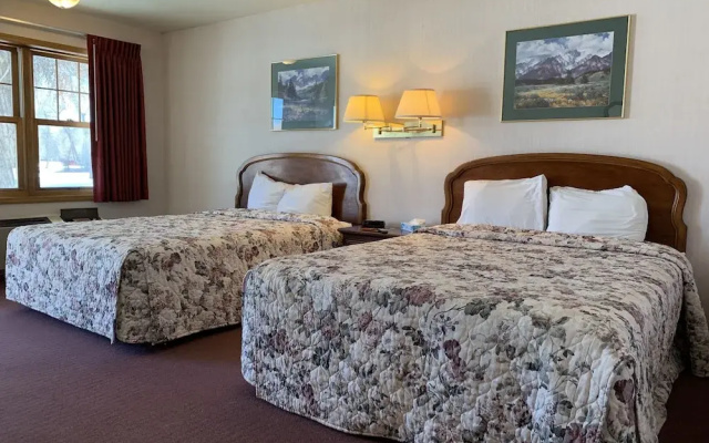 The Gunnison Inn at Dos Rios Golf Course