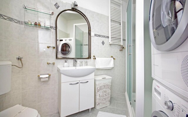 Awesome Apartment in Split With Wifi and 3 Bedrooms