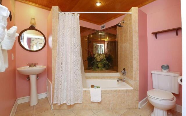 Historic Sevilla House Bed And Breakfast