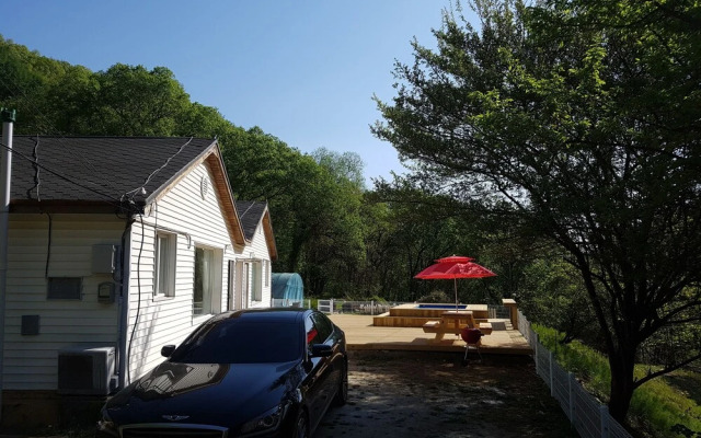 Hwaya Mountain Pension