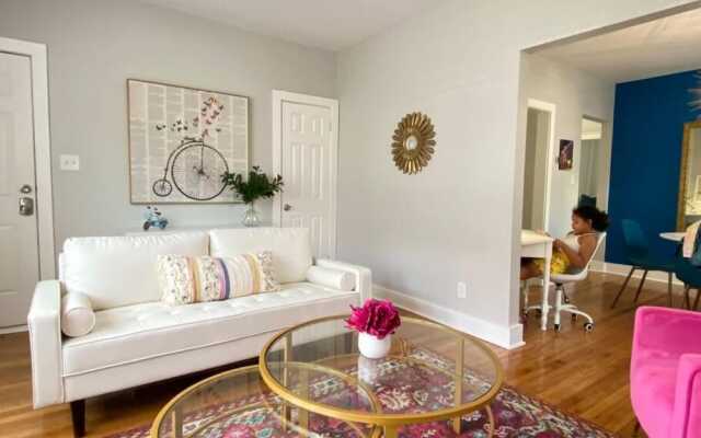 Stunning Apartment Near Palmer Park Free Parking