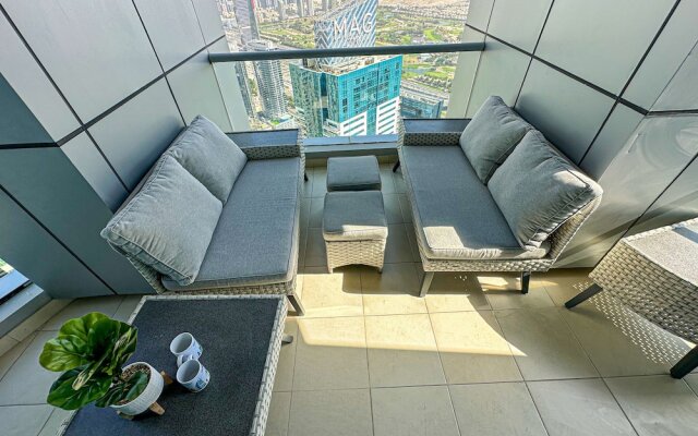 HiGuests - The Marina Torch