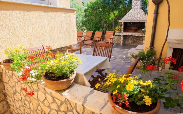 Apartmani Tina