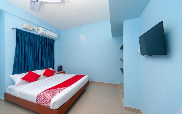 OYO 15702 Thulsi Residency
