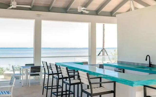 Stunning Oceanview 2 Bed Condo at ONE Cable Beach