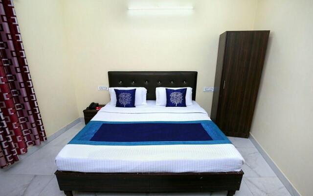 OYO 10261 Hotel Sunrise